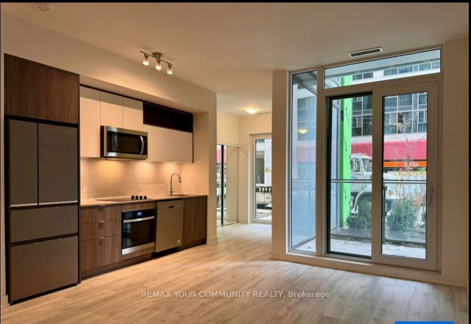102 SE-60 Princess Avenue, Toronto, ON, M5A 2C7