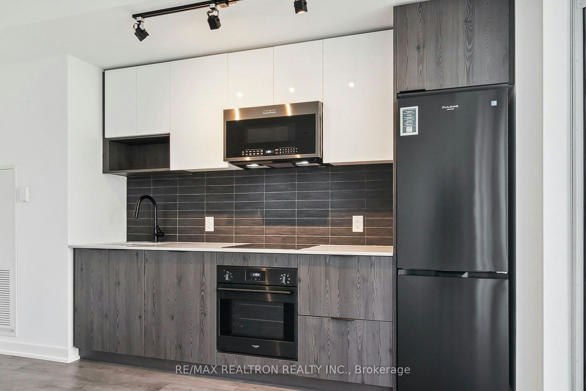 722-5 Defries Street, Toronto, ON, M5A 0W7 - 5