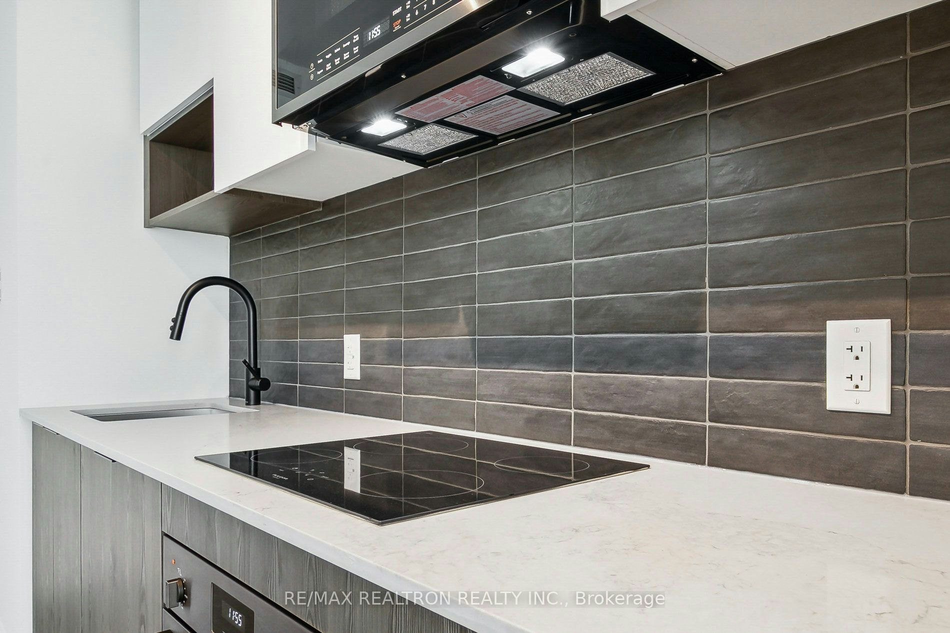 722-5 Defries Street, Toronto, ON, M5A 0W7 - 10