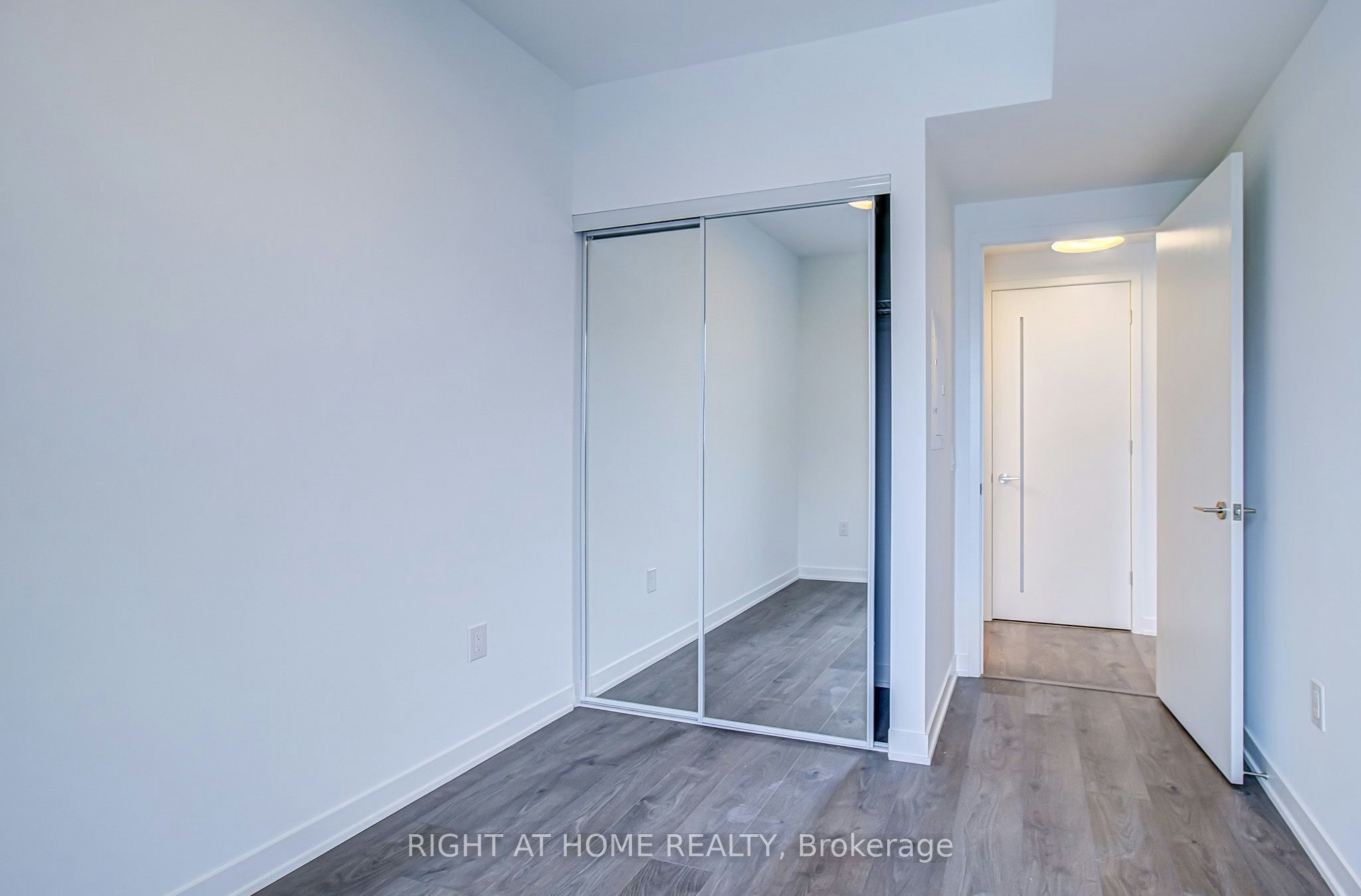907-10 Oak Street, Toronto, ON, M5A 0Z1 - 11