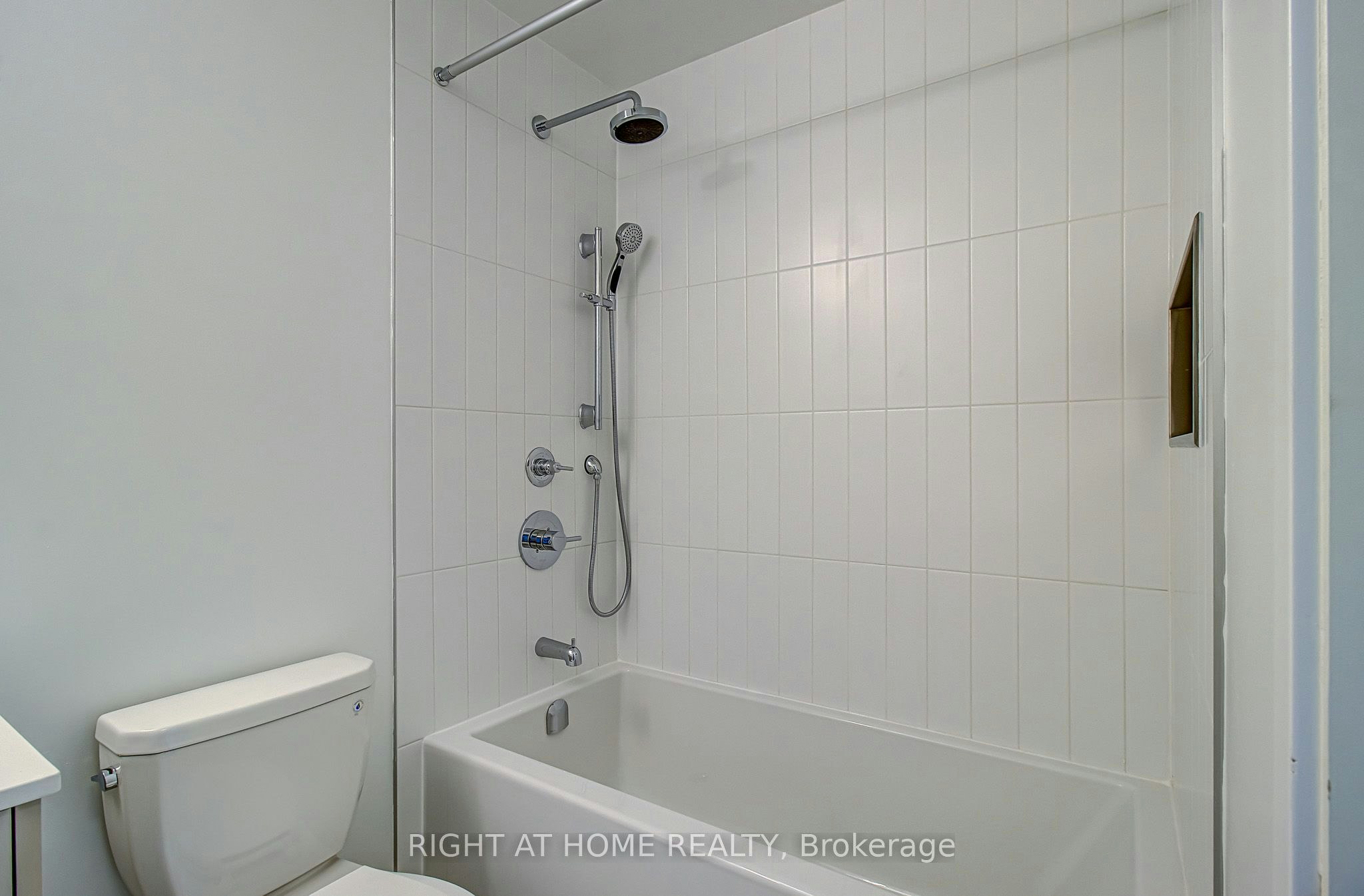 907-10 Oak Street, Toronto, ON, M5A 0Z1 - 14