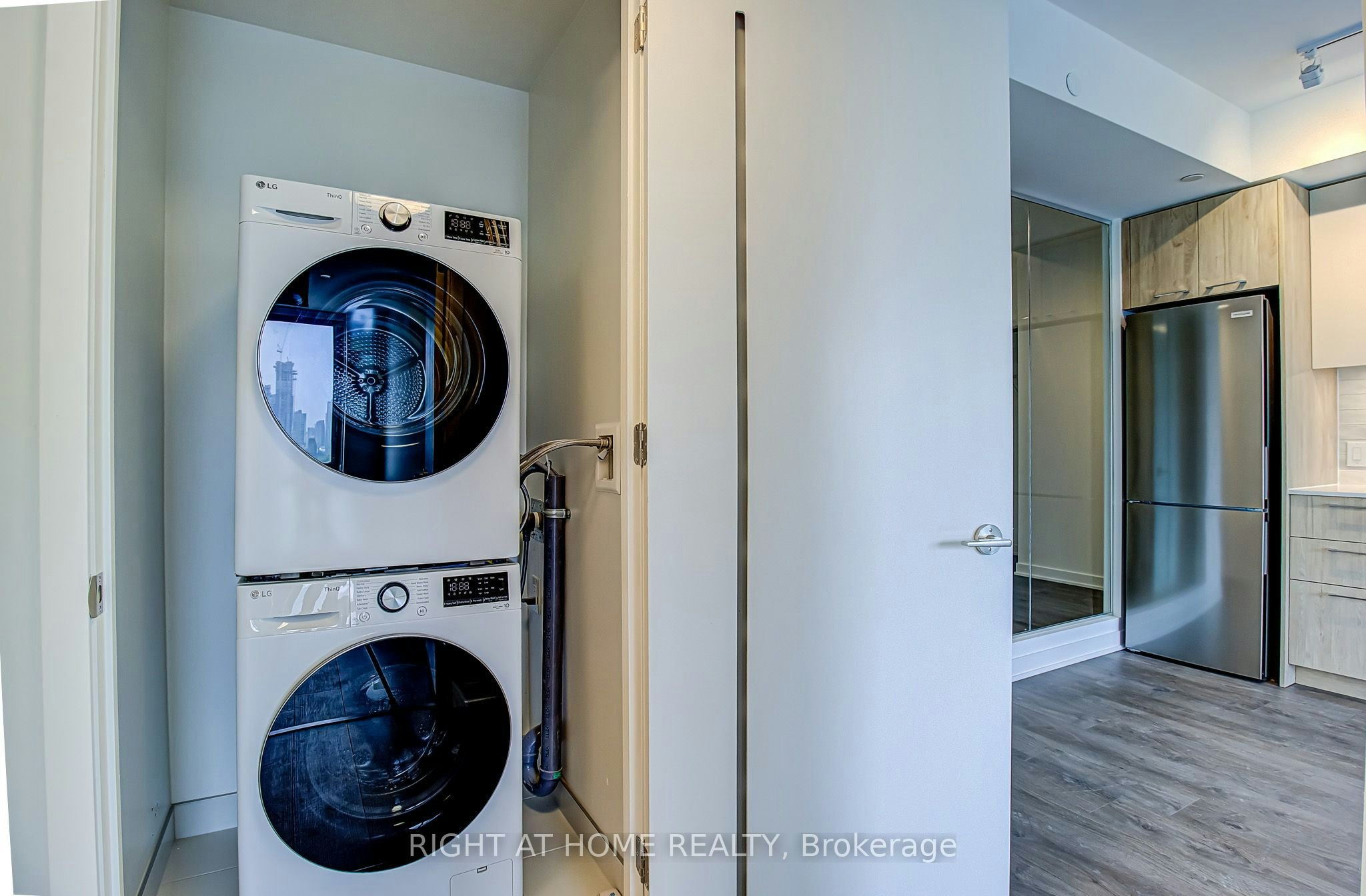 907-10 Oak Street, Toronto, ON, M5A 0Z1 - 12
