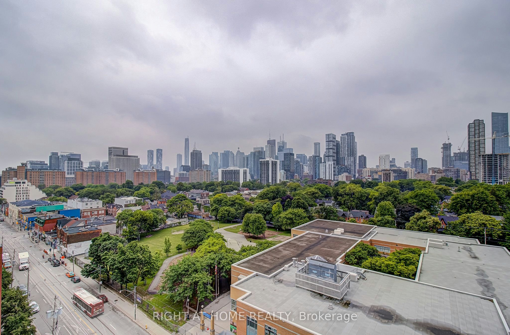 907-10 Oak Street, Toronto, ON, M5A 0Z1 - 8