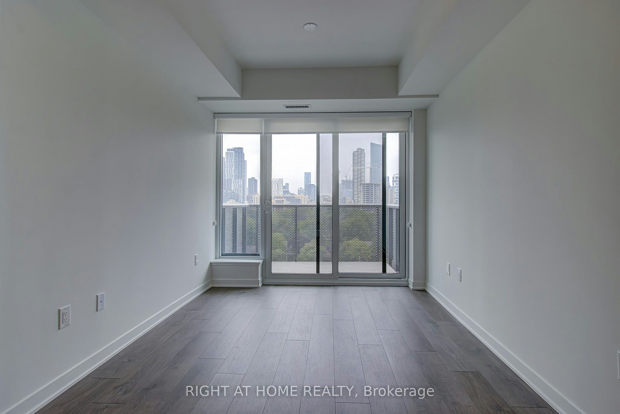 907-10 Oak Street, Toronto, ON, M5A 0Z1 - 4