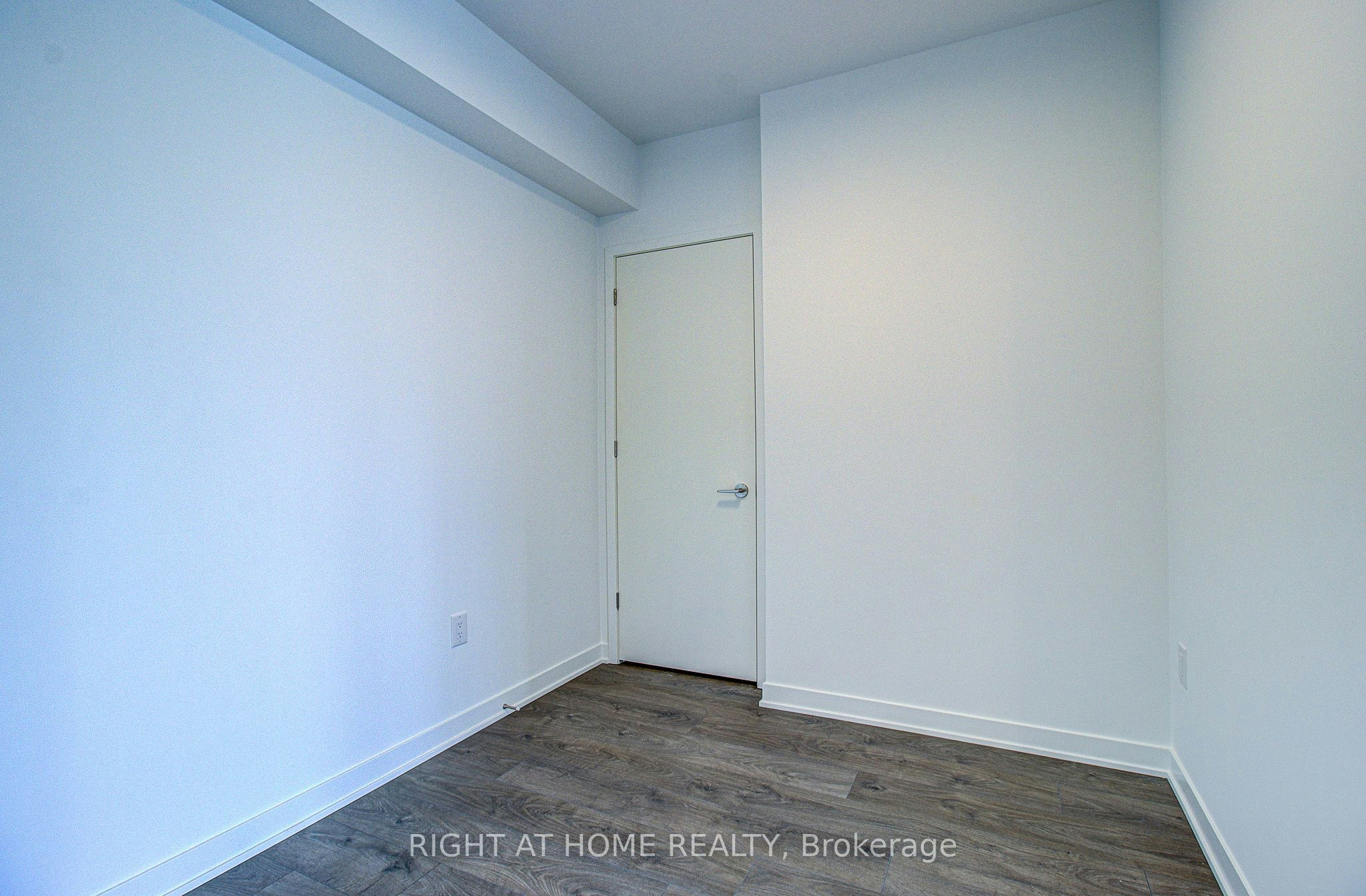 907-10 Oak Street, Toronto, ON, M5A 0Z1 - 5