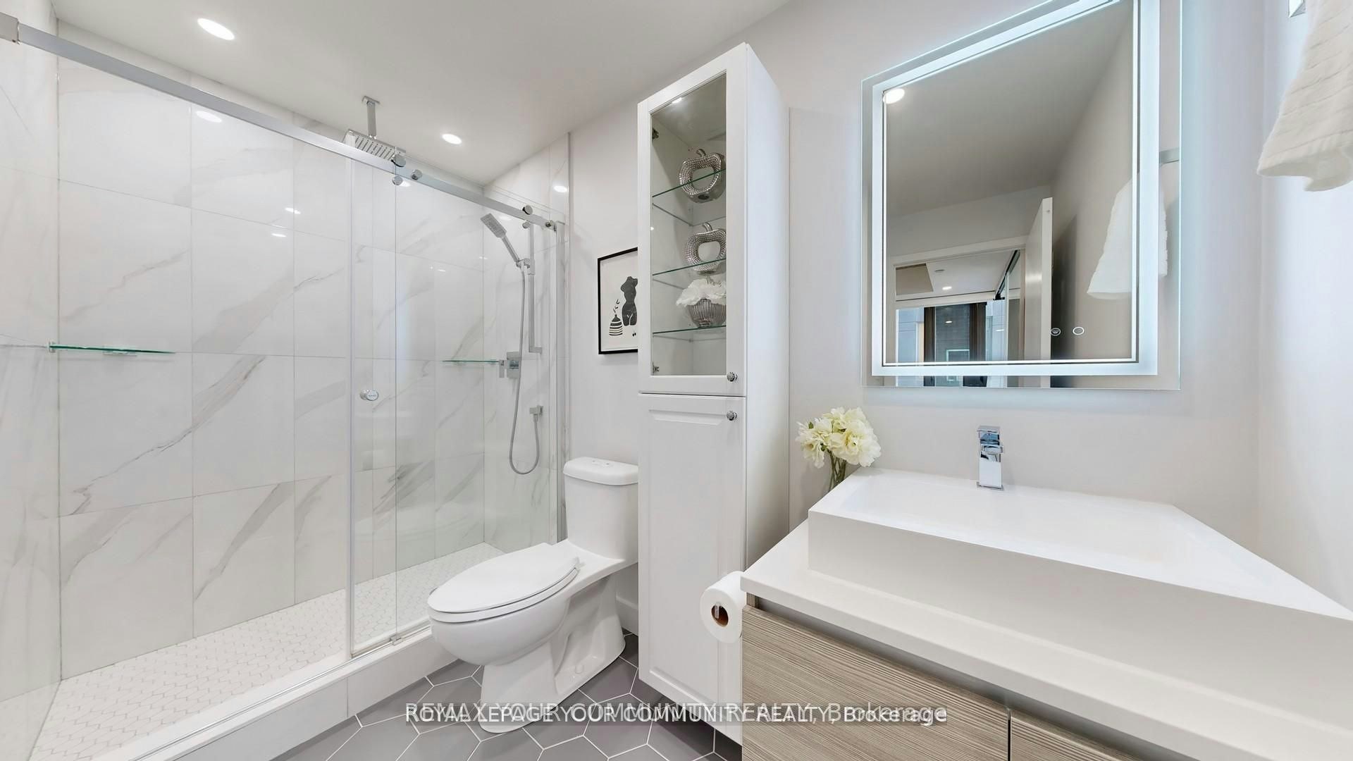 314-111 Bathurst Street, Toronto, ON, M5V 0M9 - 15
