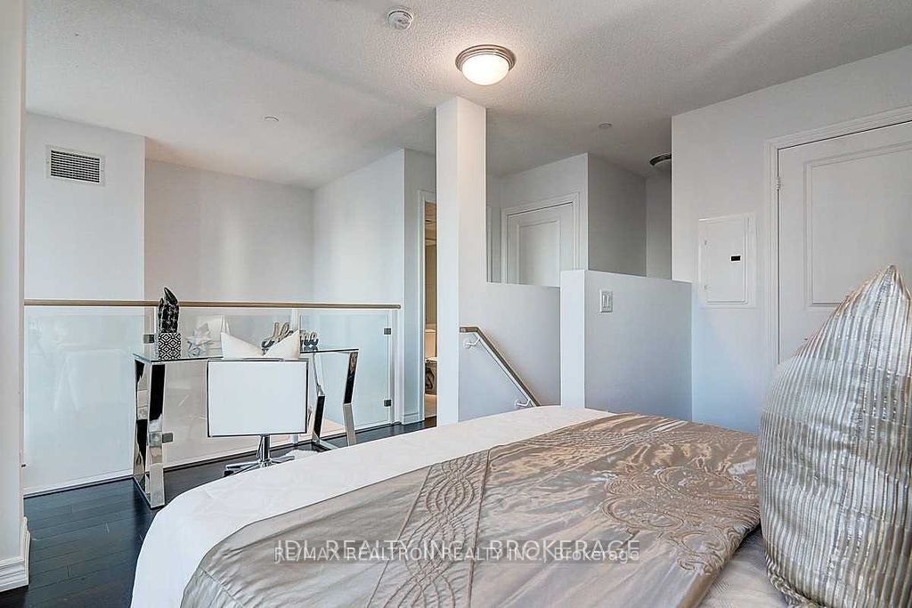1112-386 Yonge Street, Toronto, ON, M5B 0A5 - 18