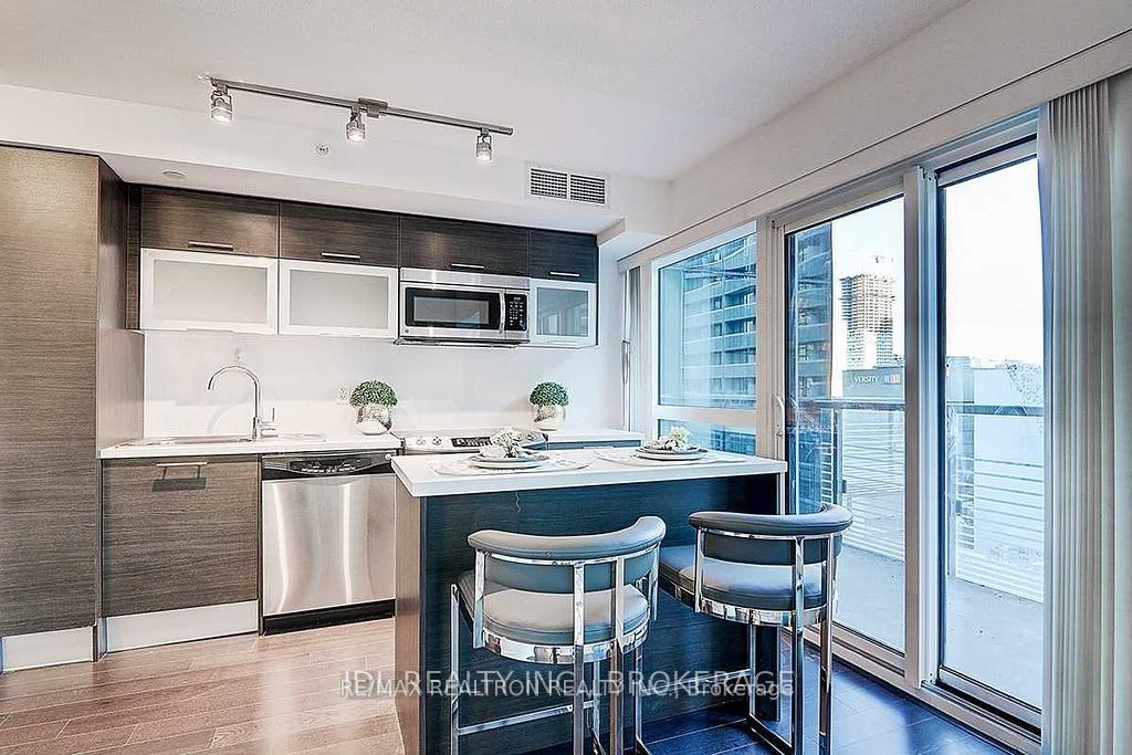 1112-386 Yonge Street, Toronto, ON, M5B 0A5 - 10