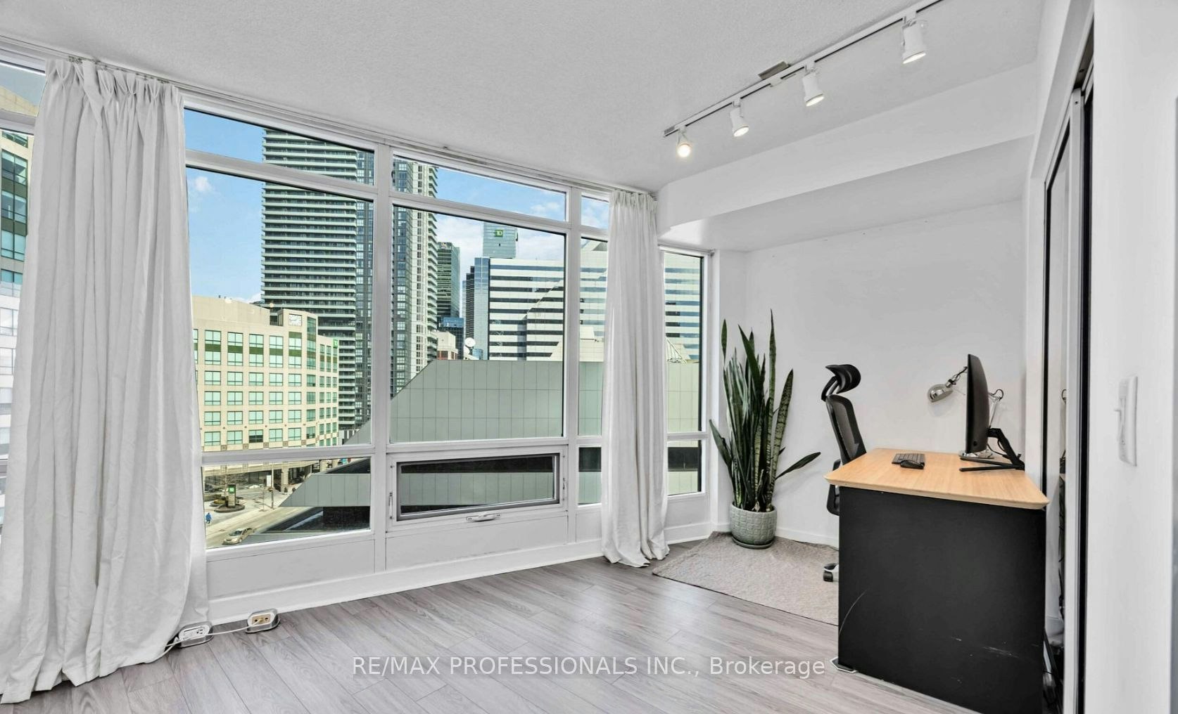 802-361 Front Street W, Toronto, ON, M5V 3R5 - 4