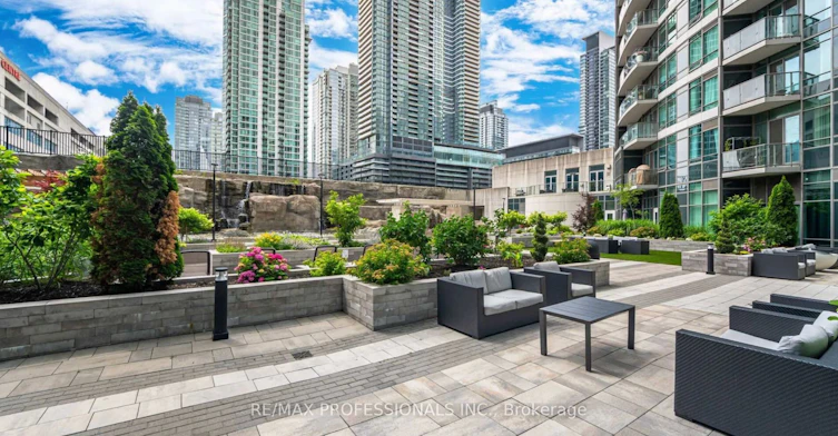 802-361 Front Street W, Toronto, ON, M5V 3R5 - 17