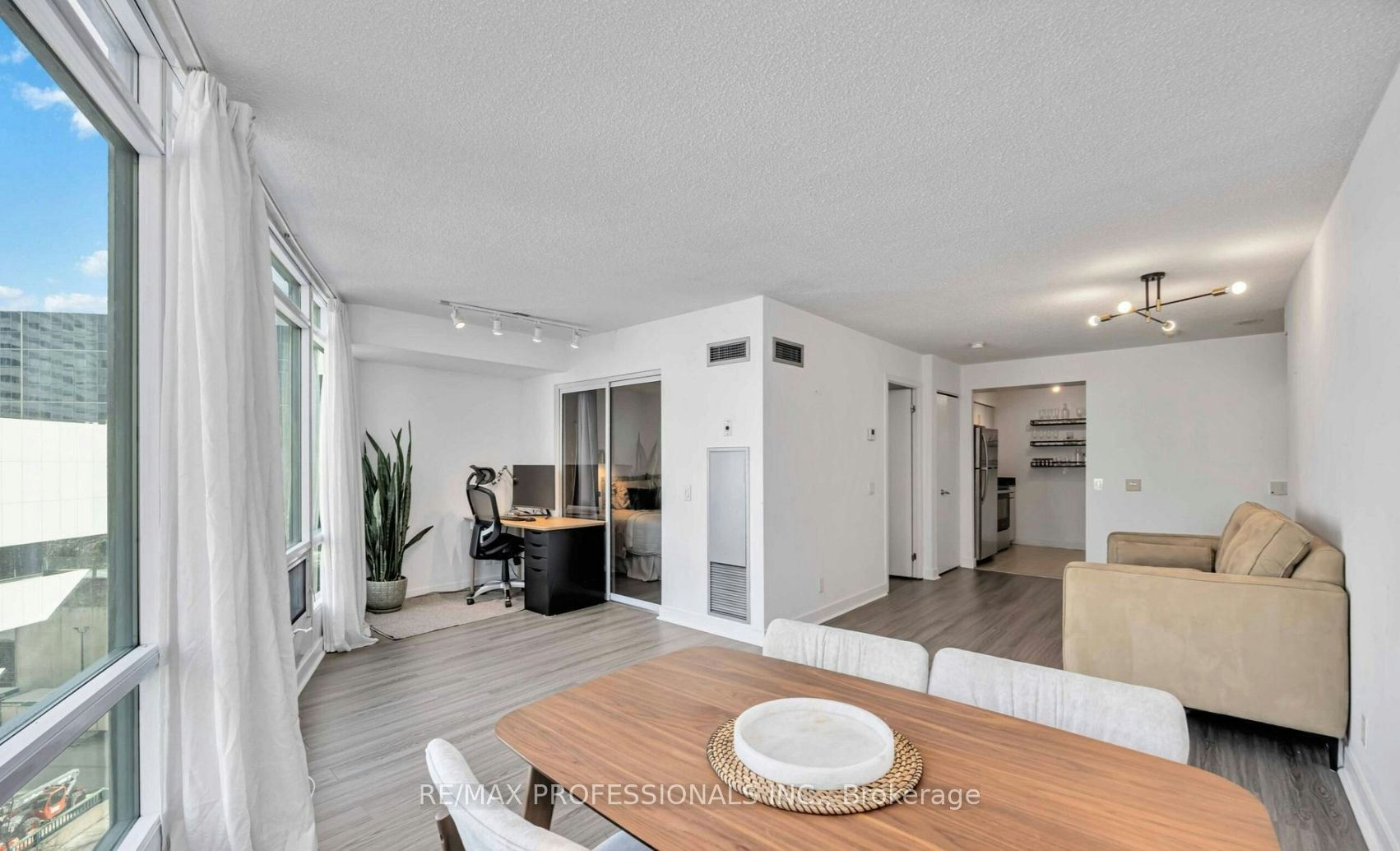 802-361 Front Street W, Toronto, ON, M5V 3R5 - 2