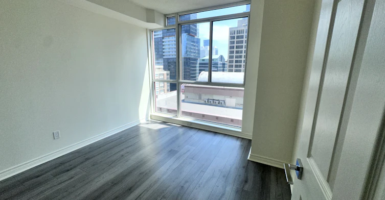 2103-736 Bay Street, Toronto, ON, M5G 2M4 - 10