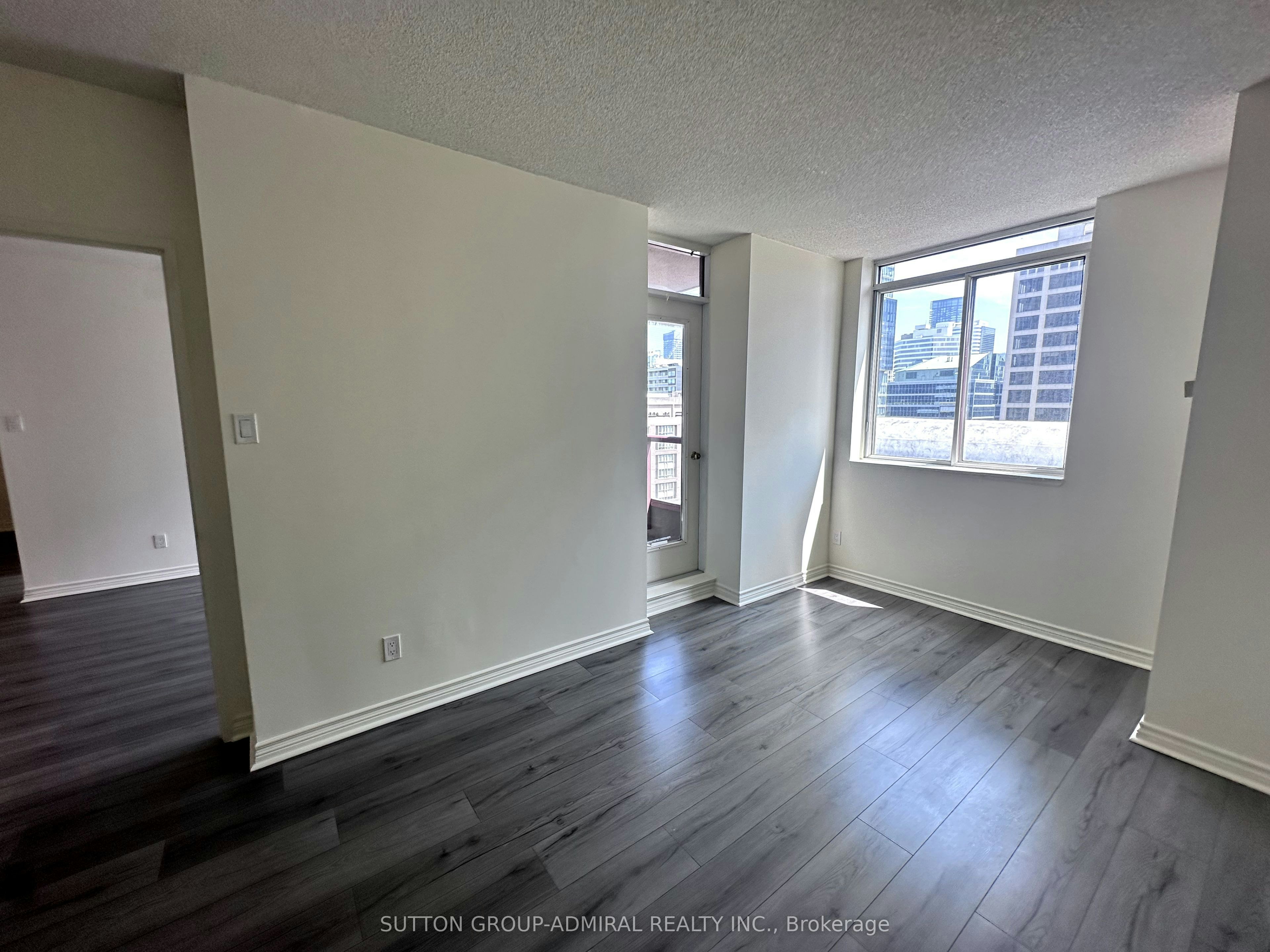 2103-736 Bay Street, Toronto, ON, M5G 2M4 - 16