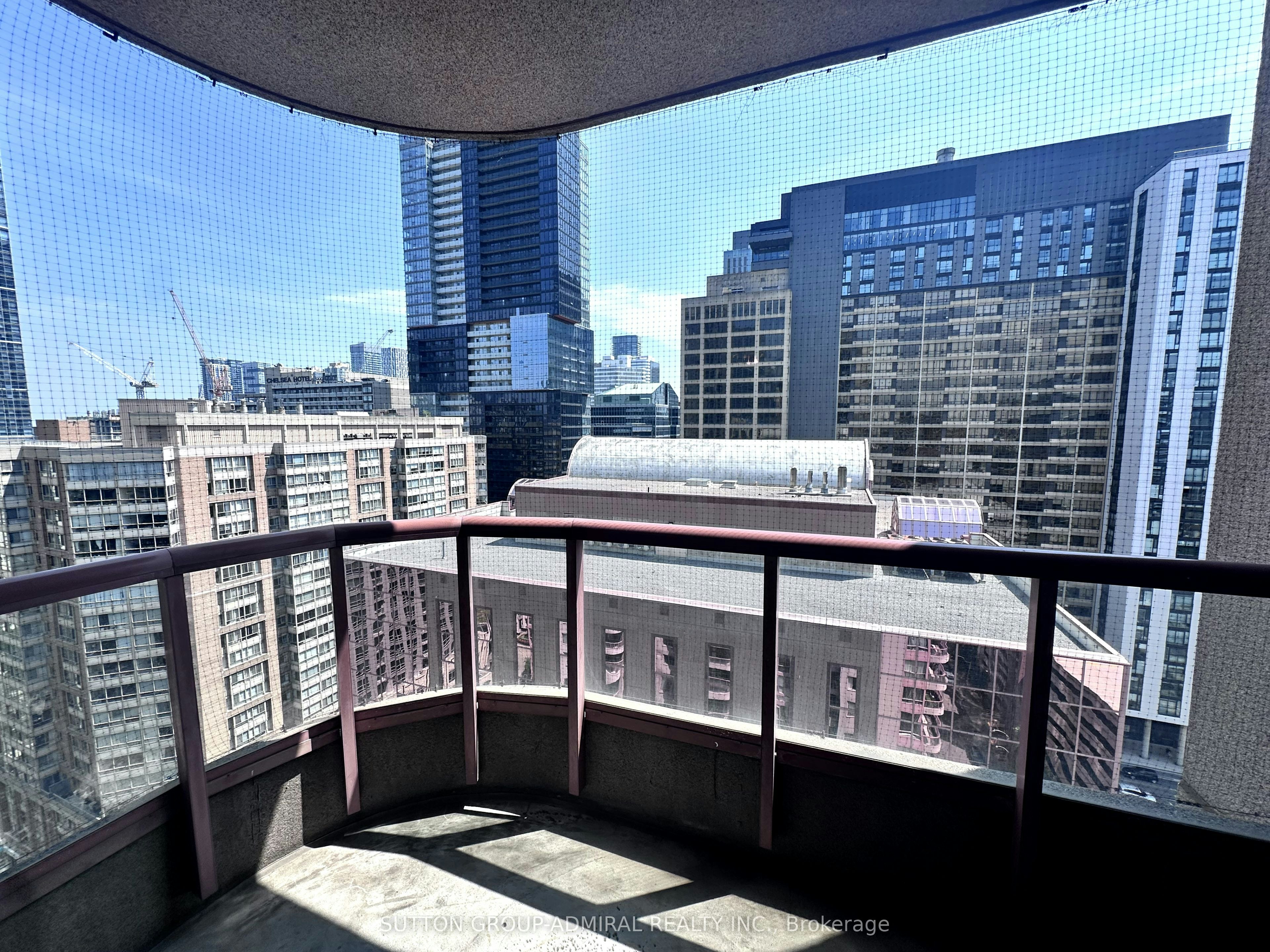 2103-736 Bay Street, Toronto, ON, M5G 2M4 - 11