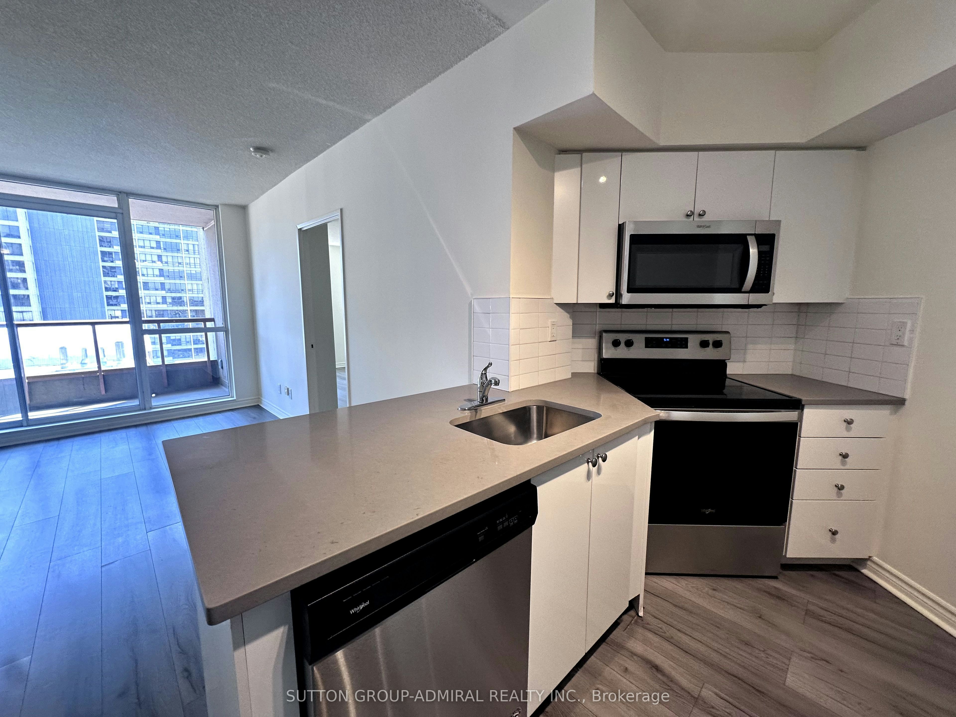 2103-736 Bay Street, Toronto, ON, M5G 2M4 - 8