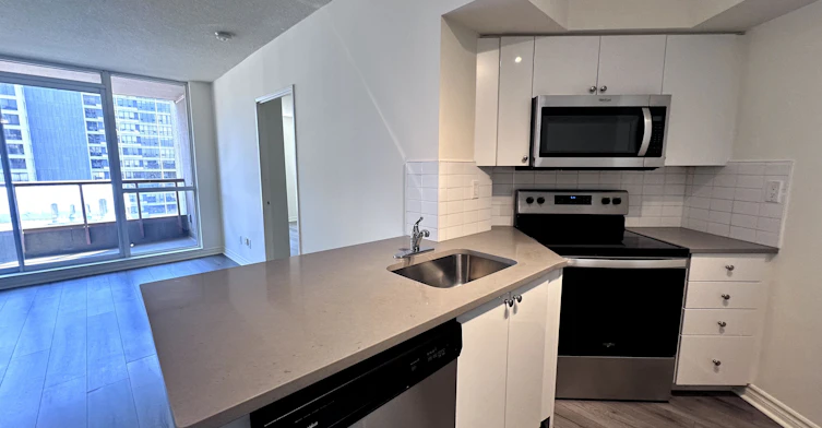 2103-736 Bay Street, Toronto, ON, M5G 2M4 - 8