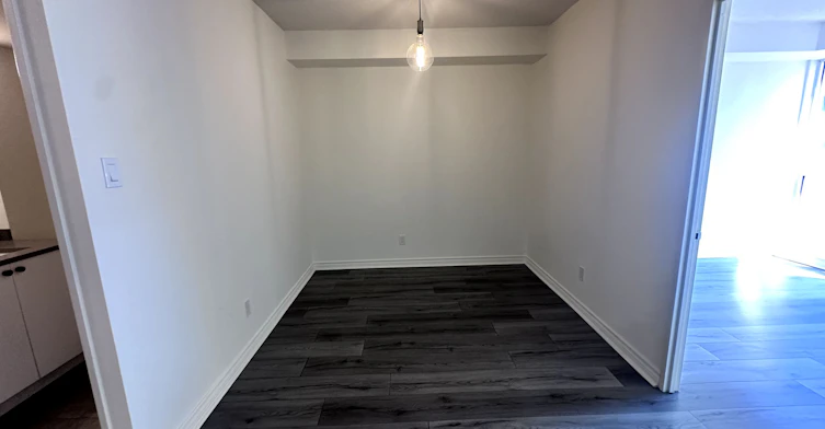 2103-736 Bay Street, Toronto, ON, M5G 2M4 - 4