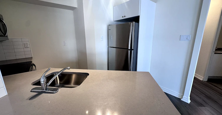 2103-736 Bay Street, Toronto, ON, M5G 2M4 - 7