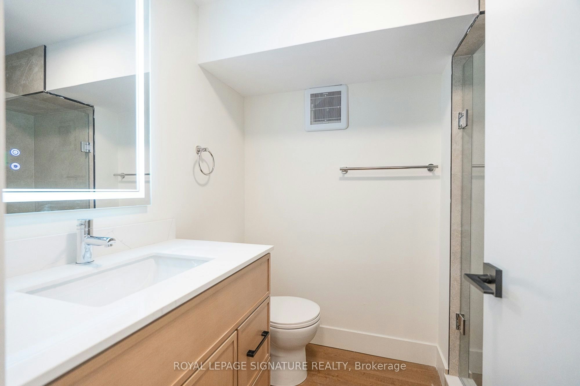 2-7 Earnscliffe Road, Toronto, ON, M6E 1J4 - 7