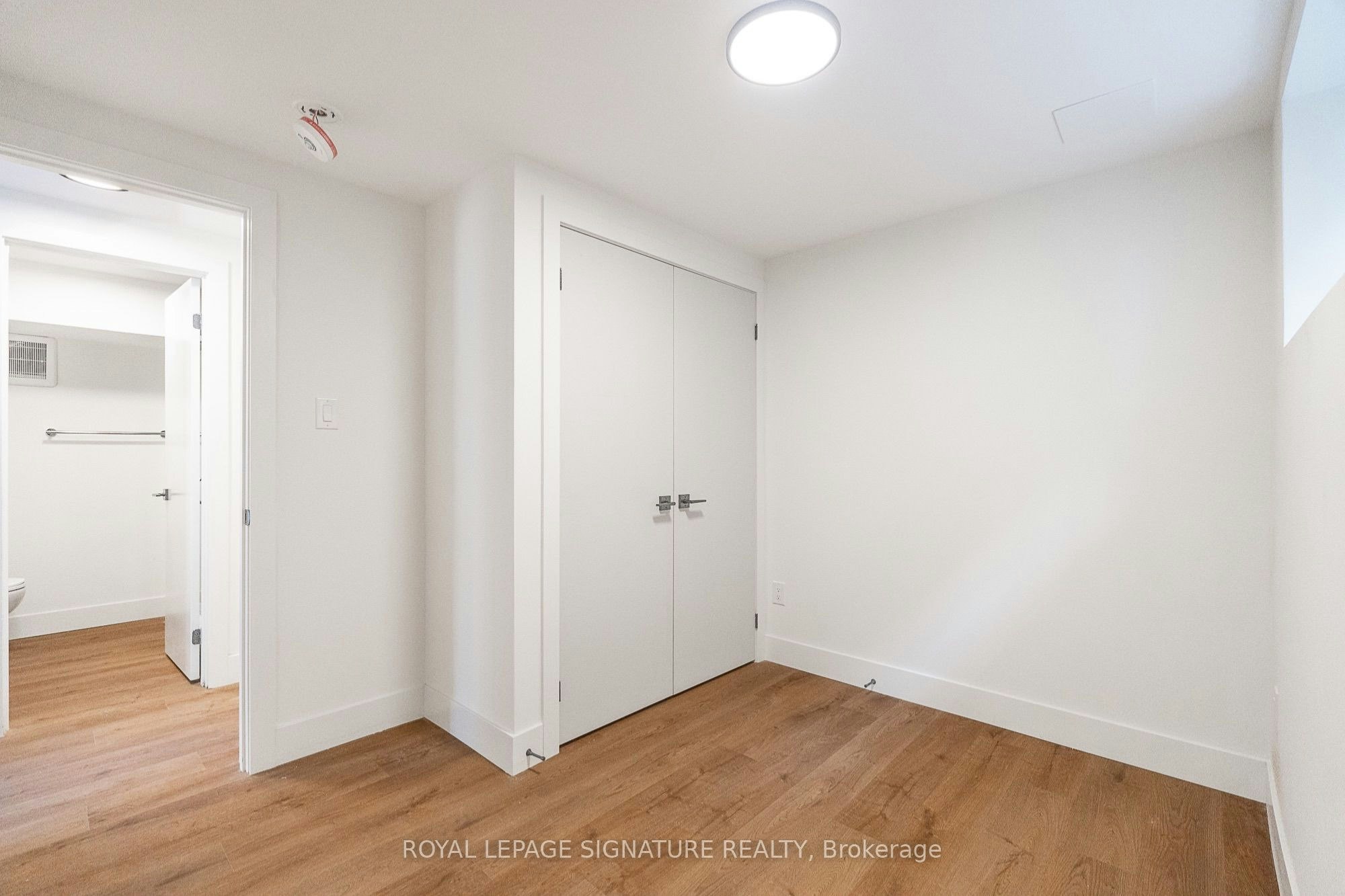 2-7 Earnscliffe Road, Toronto, ON, M6E 1J4 - 5