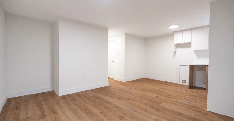 1-7 Earnscliffe Road, Toronto, ON, M6E 1J4 - 5