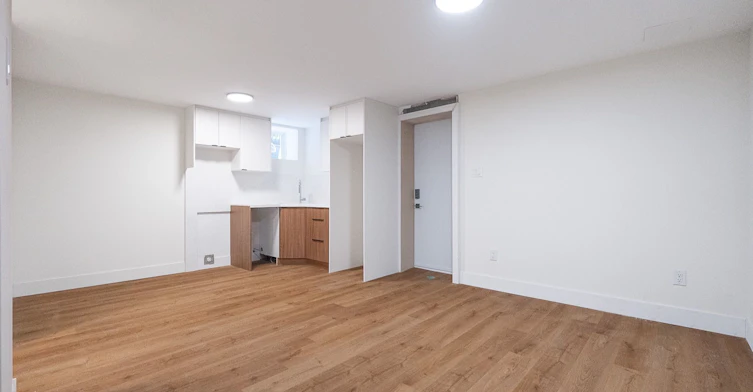 1-7 Earnscliffe Road, Toronto, ON, M6E 1J4 - 2