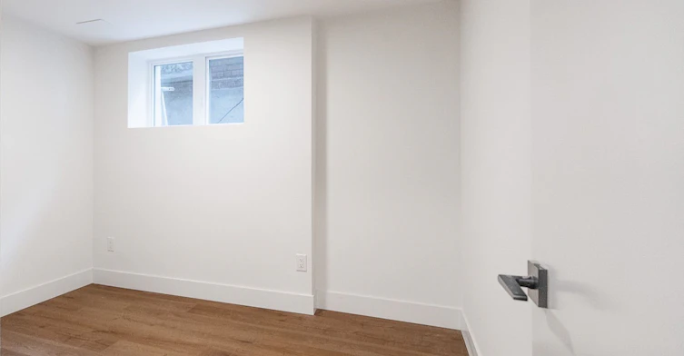 1-7 Earnscliffe Road, Toronto, ON, M6E 1J4 - 6