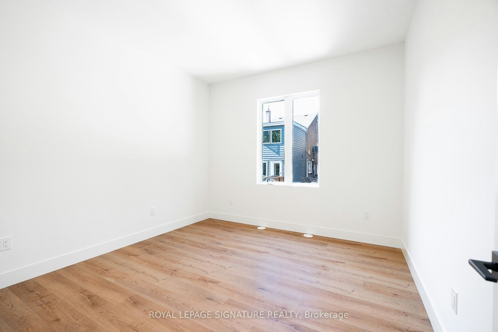 7-7 Earnscliffe Road, Toronto, ON, M6E 1J4 - 7