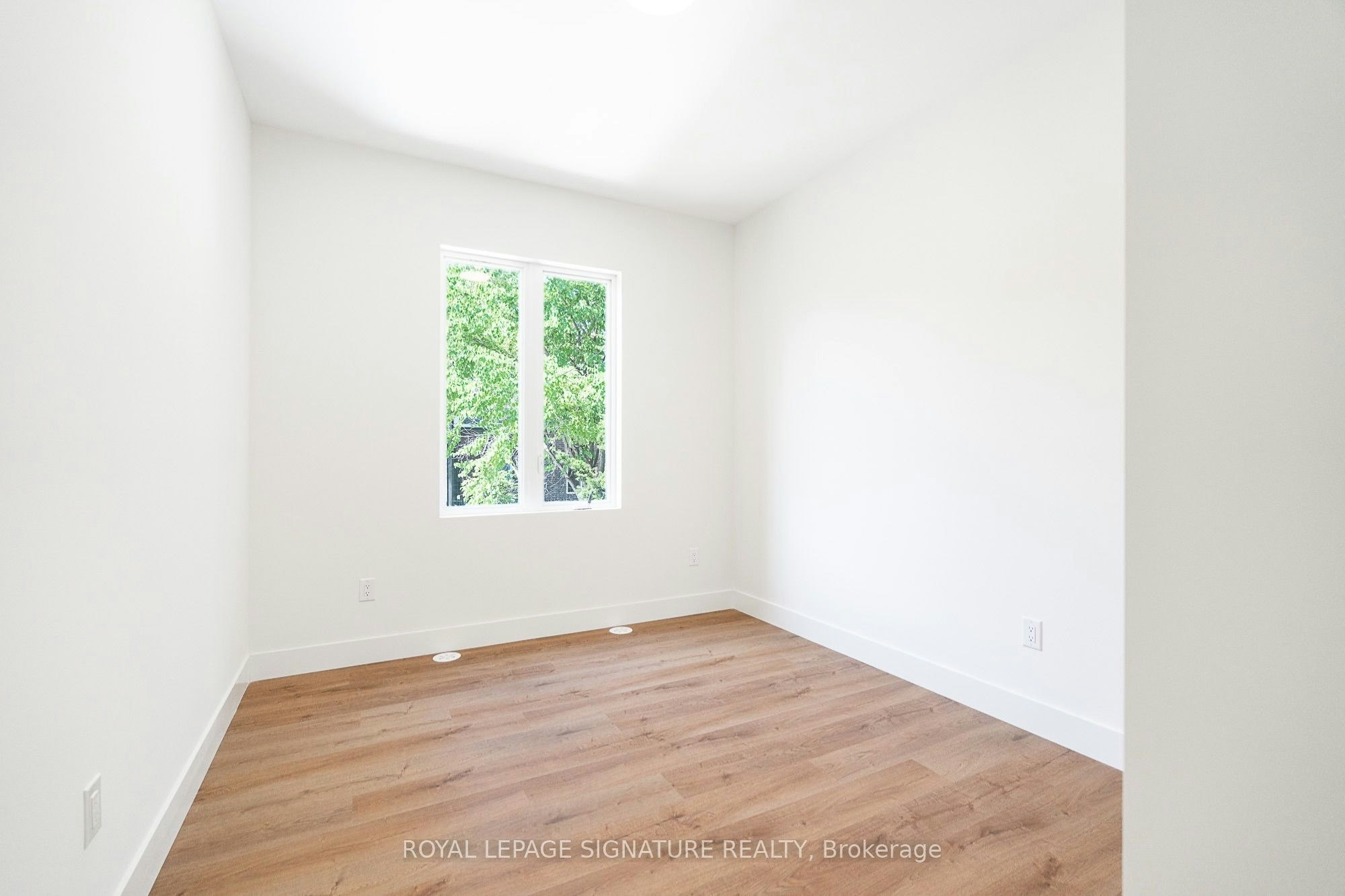 7-7 Earnscliffe Road, Toronto, ON, M6E 1J4 - 5