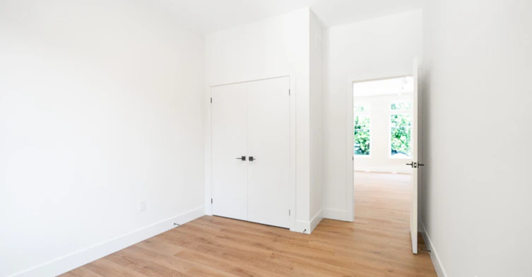 7-7 Earnscliffe Road, Toronto, ON, M6E 1J4 - 4