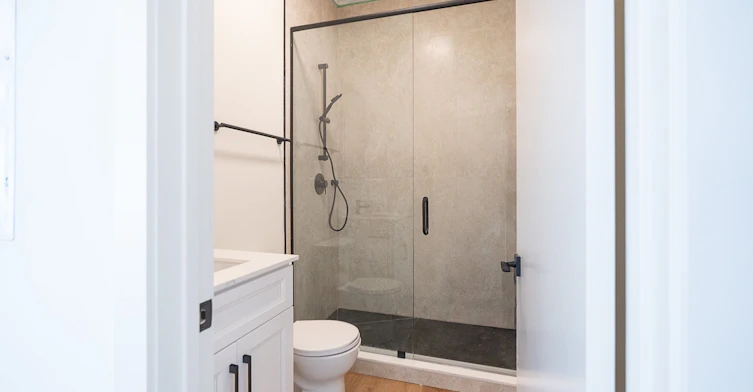 7-7 Earnscliffe Road, Toronto, ON, M6E 1J4 - 9