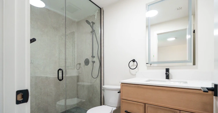7-7 Earnscliffe Road, Toronto, ON, M6E 1J4 - 13