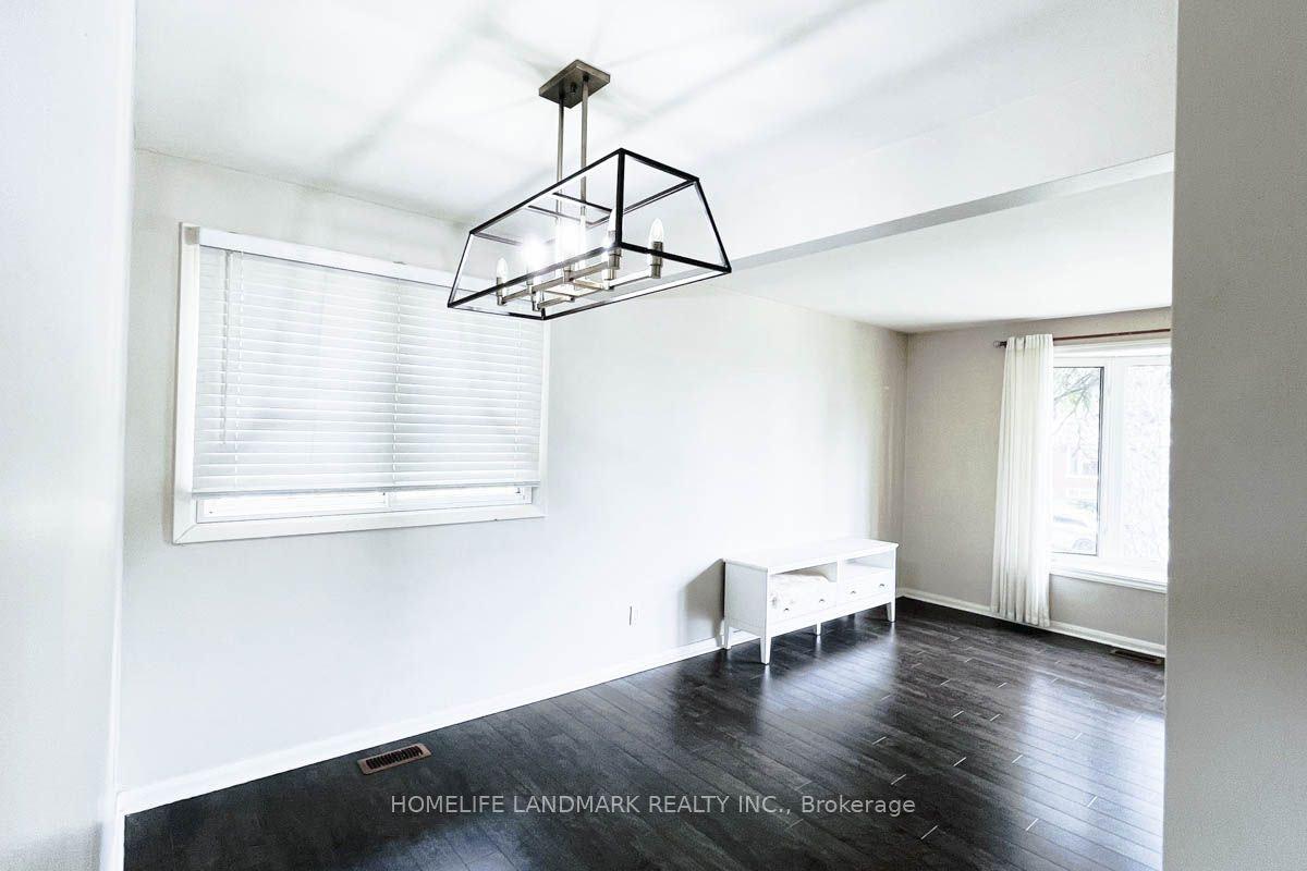 Main-16 Lochinvar Crescent, Toronto, ON, M3A 3K1 - 11