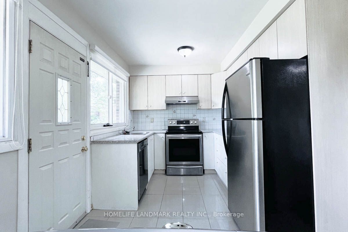 Main-16 Lochinvar Crescent, Toronto, ON, M3A 3K1 - 12