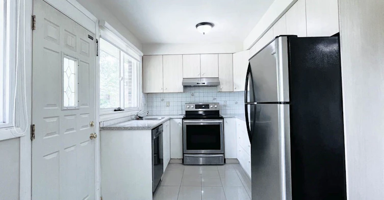Main-16 Lochinvar Crescent, Toronto, ON, M3A 3K1 - 12