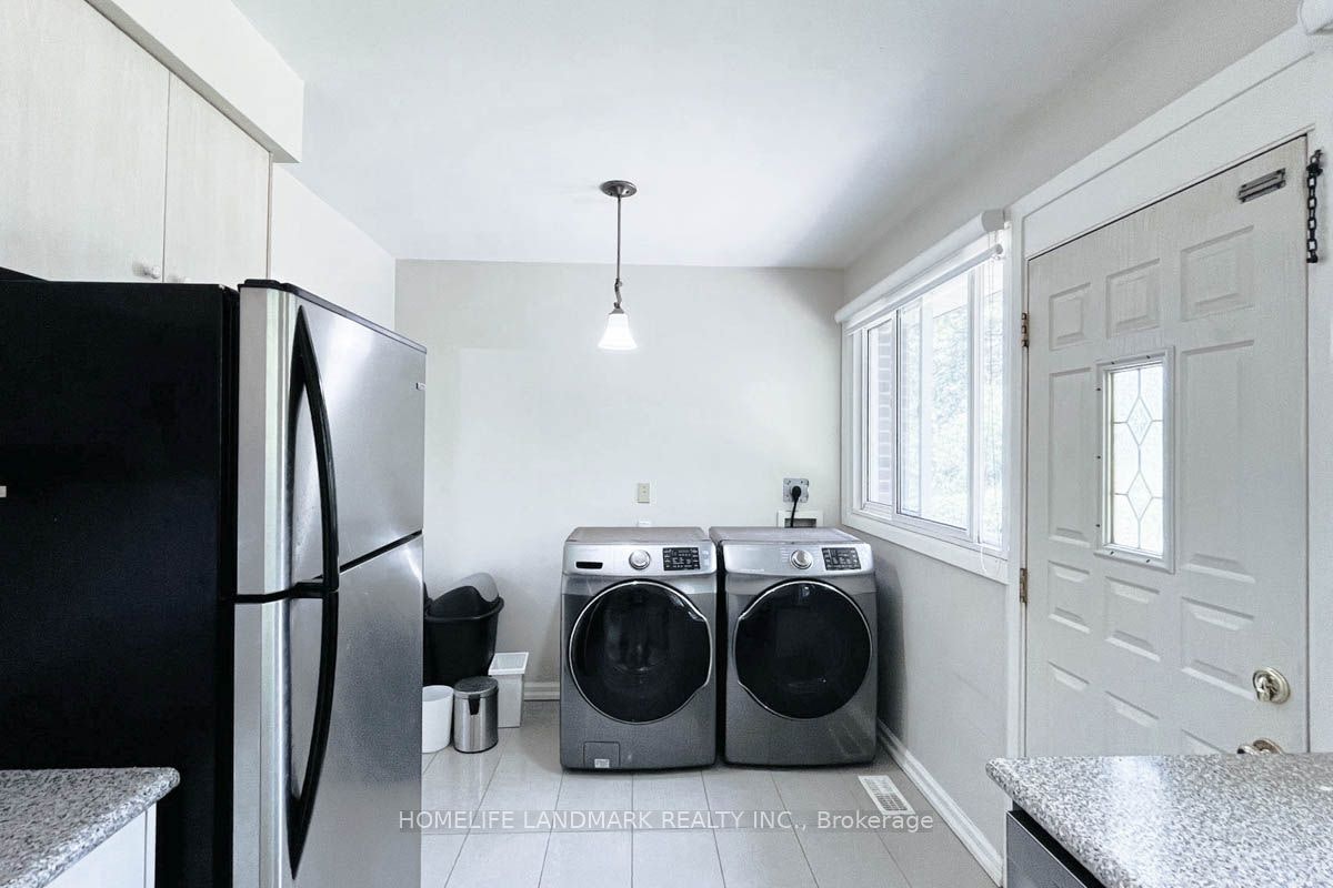 Main-16 Lochinvar Crescent, Toronto, ON, M3A 3K1 - 14