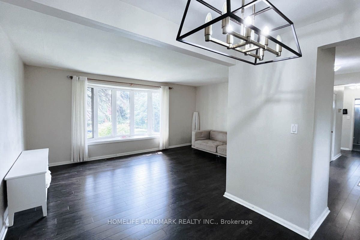 Main-16 Lochinvar Crescent, Toronto, ON, M3A 3K1 - 7