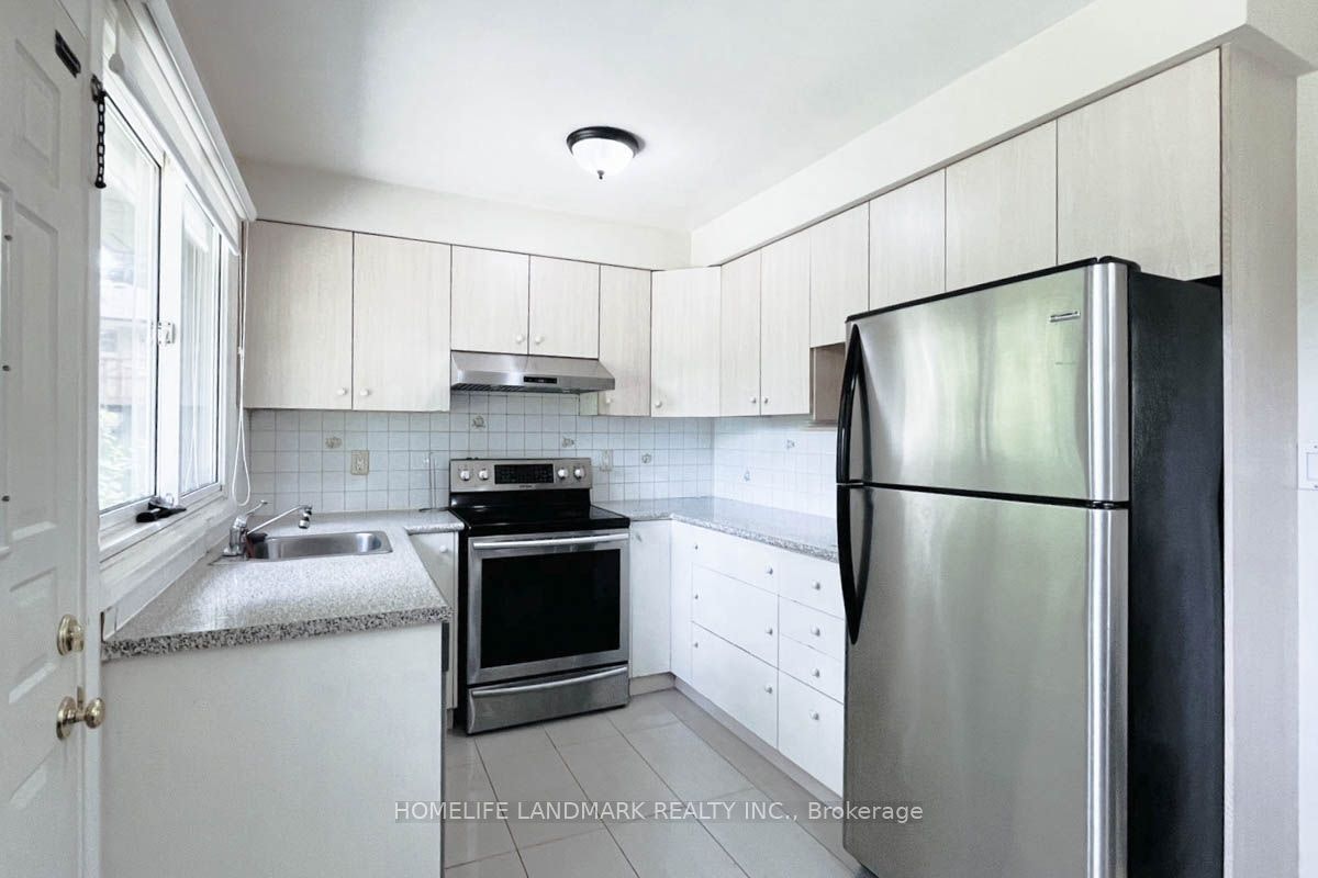 Main-16 Lochinvar Crescent, Toronto, ON, M3A 3K1 - 13