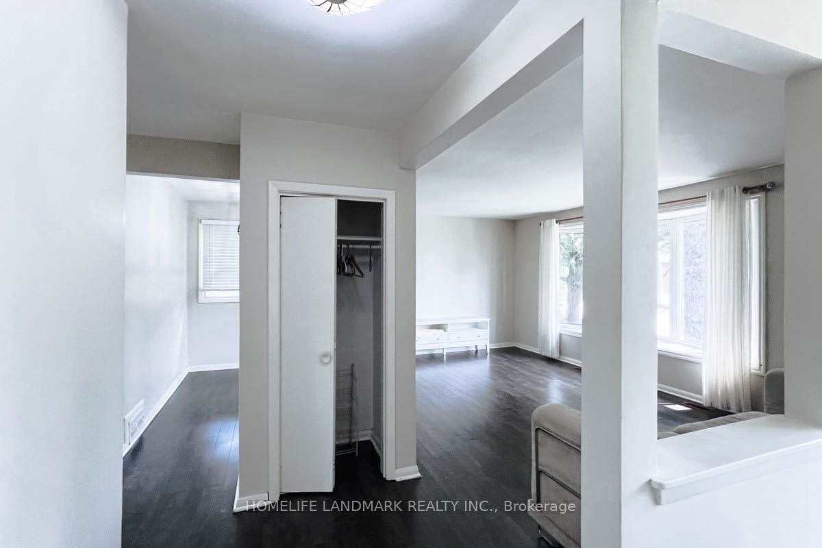 Main-16 Lochinvar Crescent, Toronto, ON, M3A 3K1 - 5