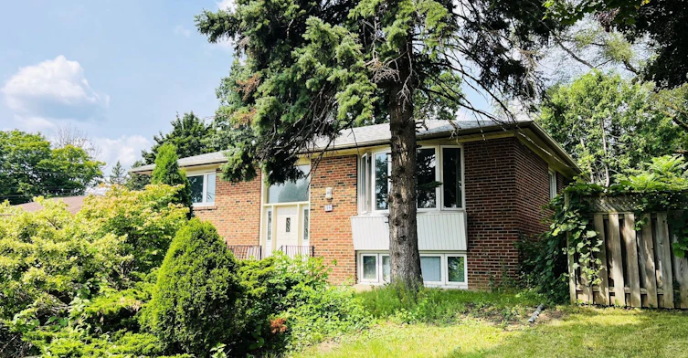 Main-16 Lochinvar Crescent, Toronto, ON, M3A 3K1 - 2