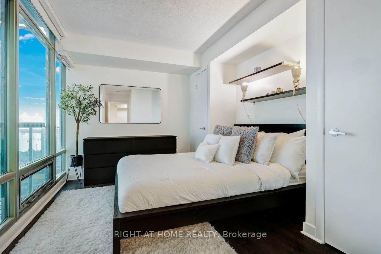2316-81 Navy Wharf Court, Toronto, ON, M5V 3S2 - 25