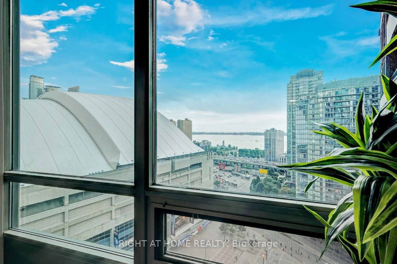 2316-81 Navy Wharf Court, Toronto, ON, M5V 3S2 - 29