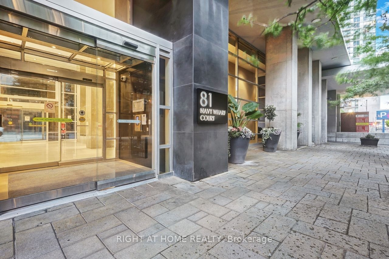 2316-81 Navy Wharf Court, Toronto, ON, M5V 3S2 - 3