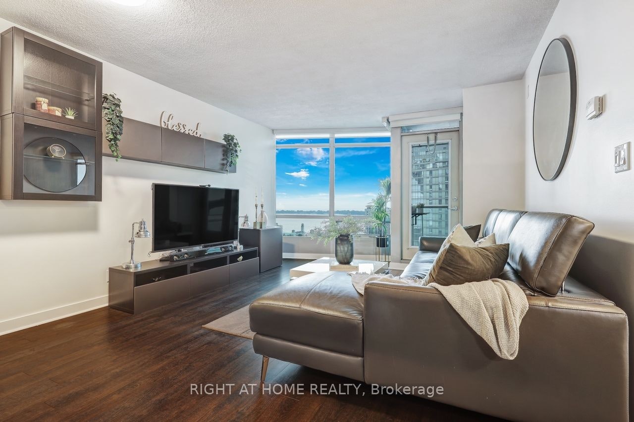 2316-81 Navy Wharf Court, Toronto, ON, M5V 3S2 - 18