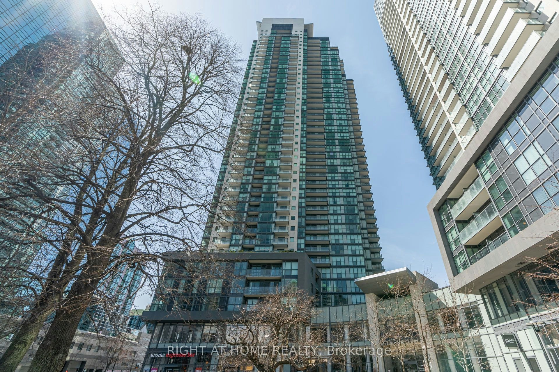 LPH208-5162 Yonge Street, Toronto, ON, M2N 0E9