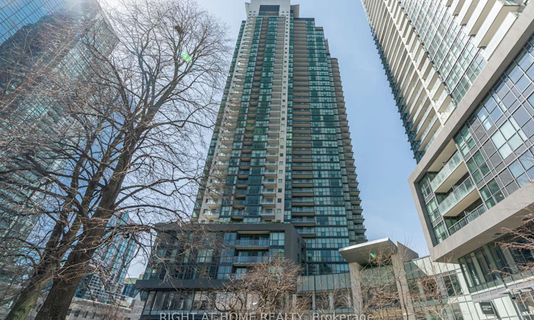 LPH208-5162 Yonge Street