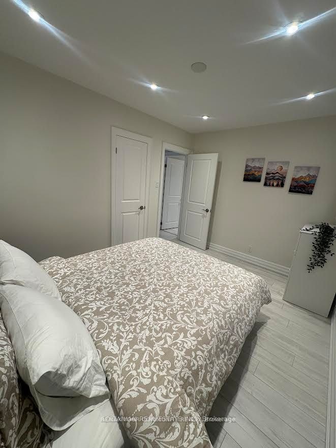 MAIN FLOOR-71 Centre Avenue, Toronto, ON, M2M 2L4 - 17