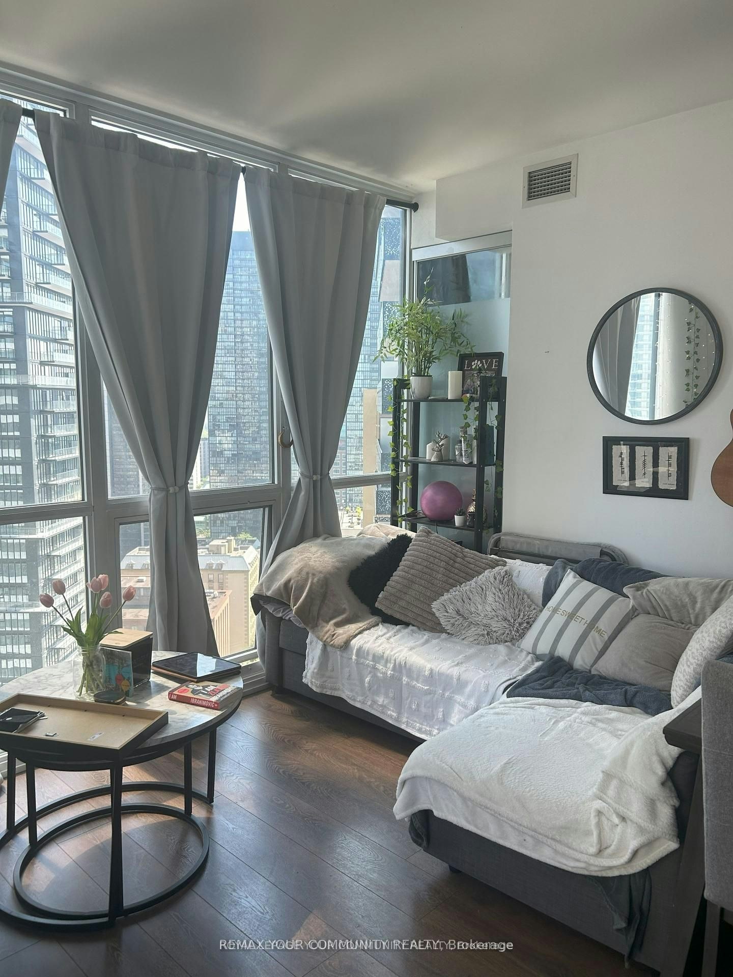 2709-45 Charles Street E, Toronto, ON, M4Y 1S2 - 3