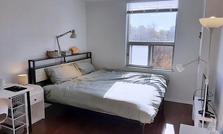 1008-20 Edgecliff Golfway