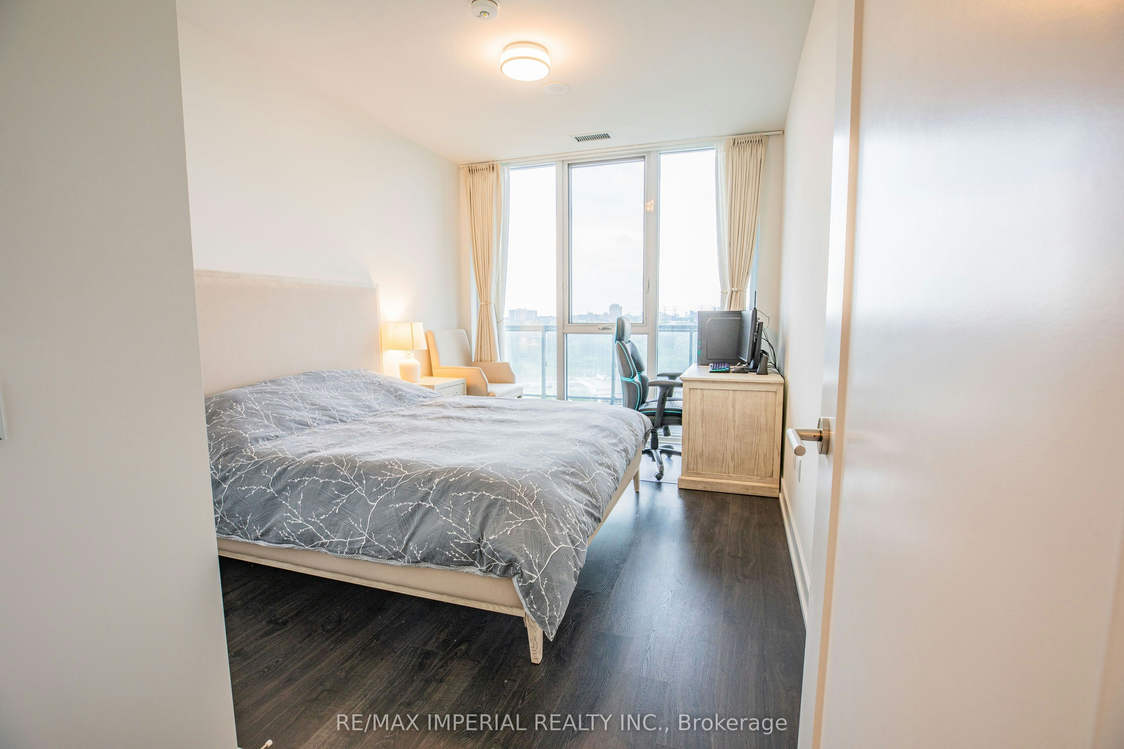 834-20 Inn ON The Park Drive, Toronto, ON, M3C 0P8 - 14